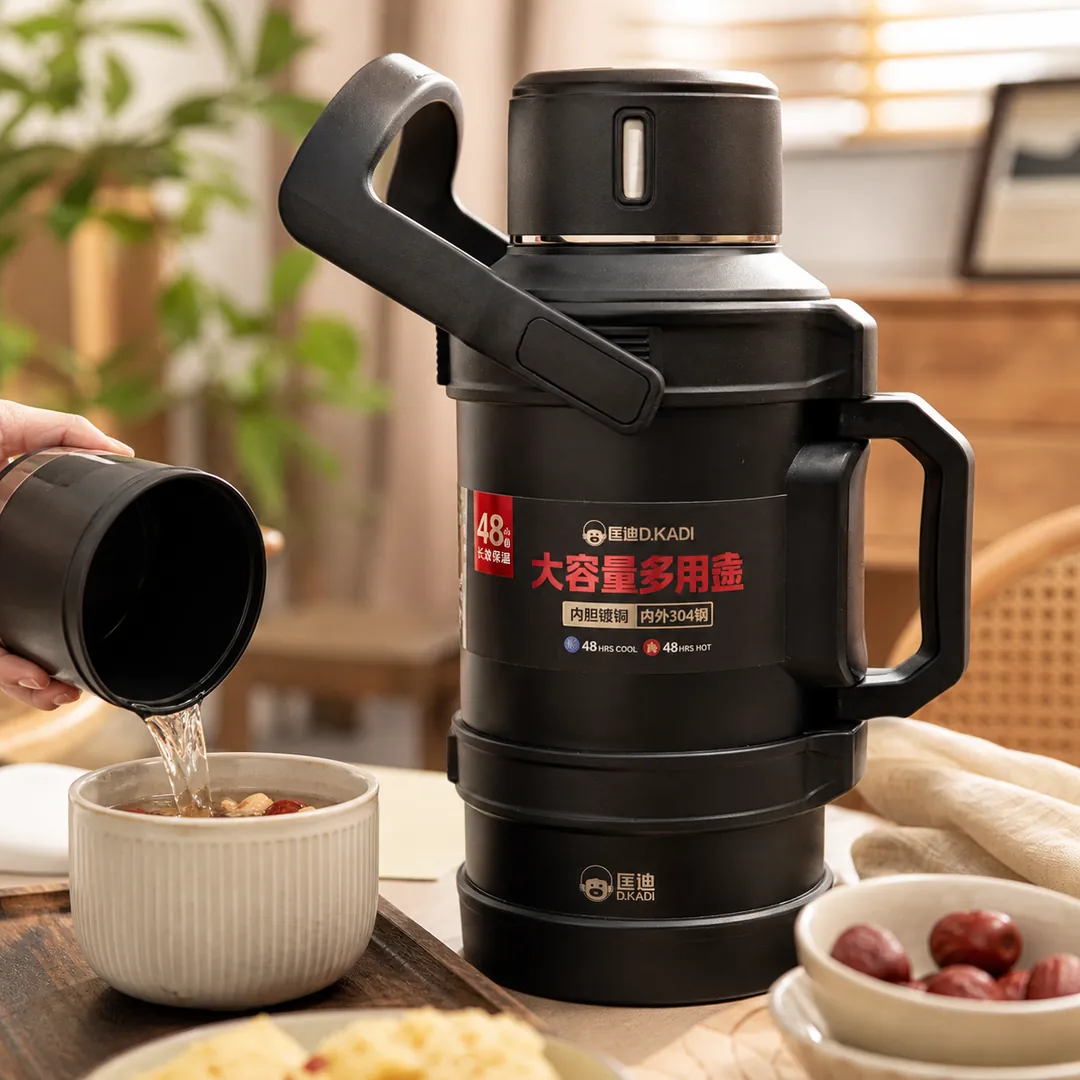 فلاسک کمپینگ و آفرود D.KADI مدل 4 لیتری رنگ مشکی کد 280